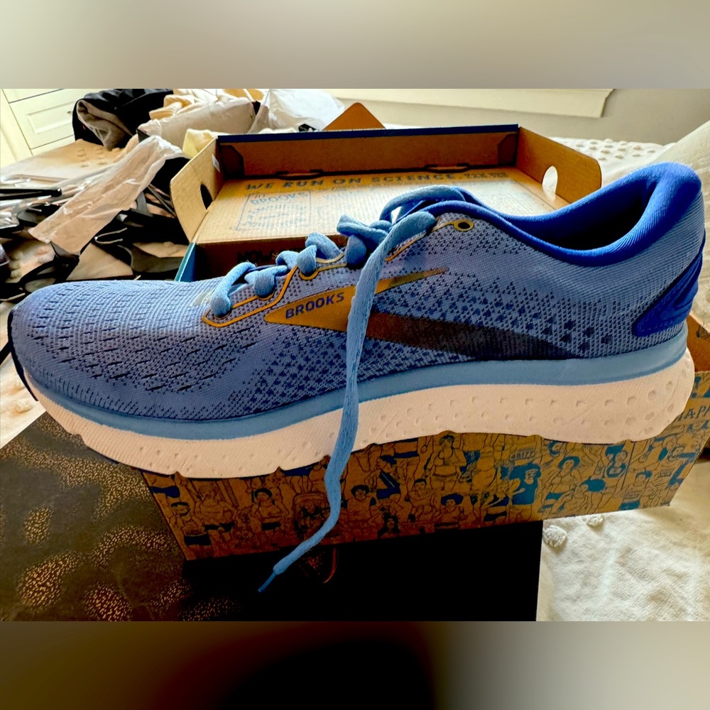 BNIB Brooks Glycerin 18 Runners